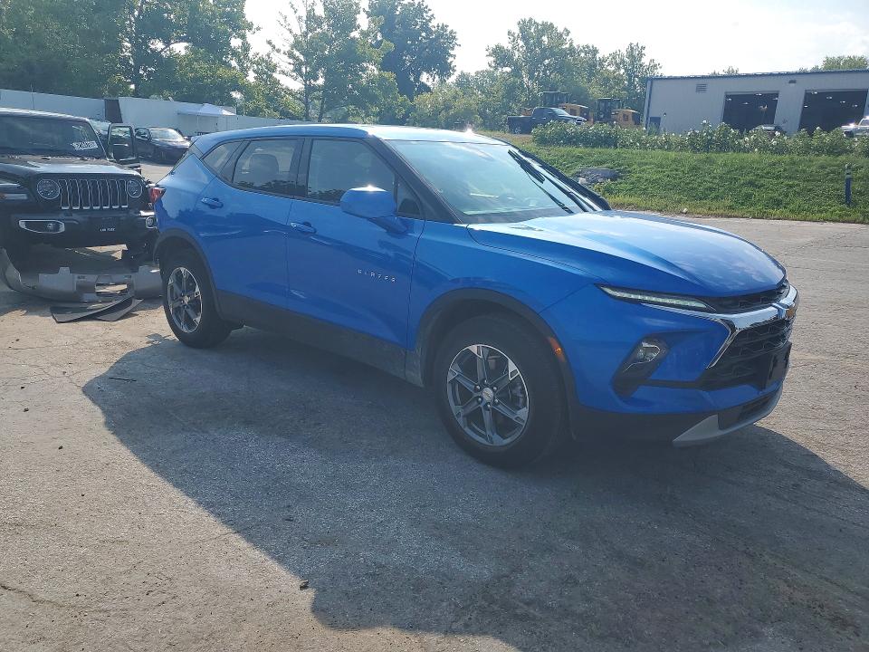 Photo 4 from auction – 2026 CHEVROLET BLAZER with VIN 3GNKBCR46TS150922