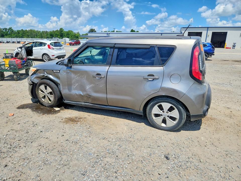 Zdjęcie 2 z aukcji – 2015 KIA SOUL z VIN KNDJN2A25F7221126