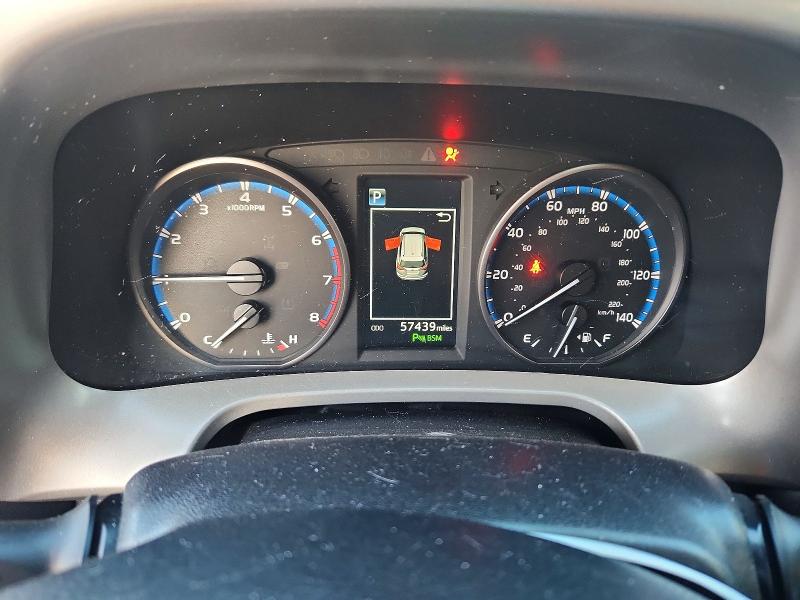 Photo 9 from auction – 2017 TOYOTA RAV4 with VIN 2T3RFREV0HW689253