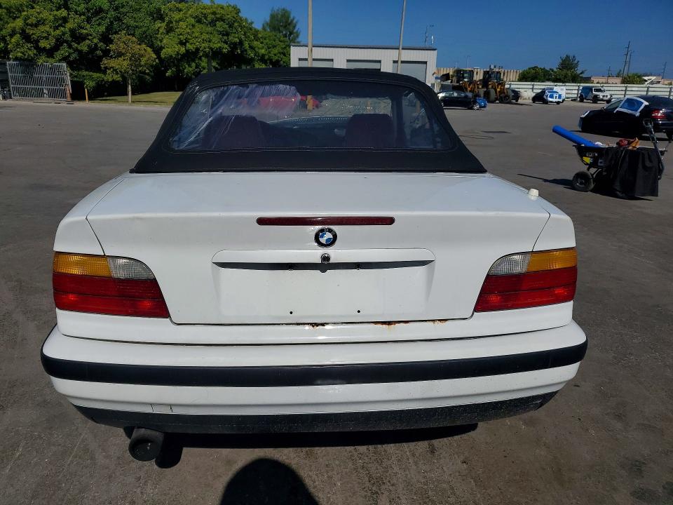 Photo 6 from auction – 1994 BMW 318 with VIN WBABK5327REC83302