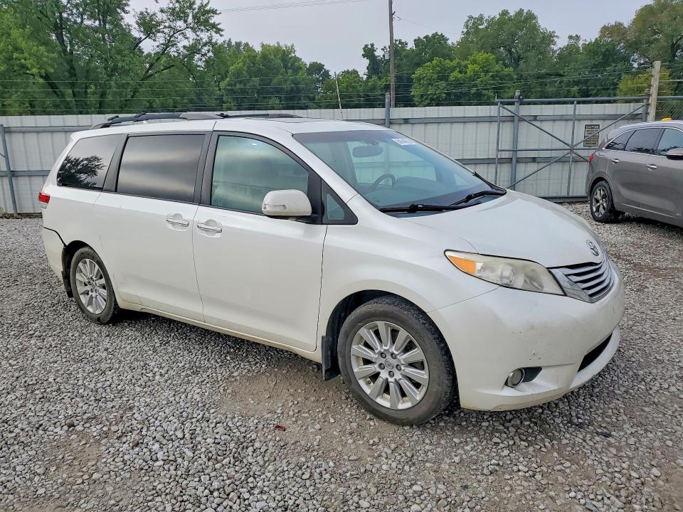 Photo 4 from auction – 2013 TOYOTA SIENNA with VIN 5TDDK3DC7DS060457