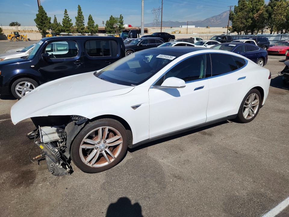 TESLA MODEL S 2013 with VIN 5YJSA1CN2DFP25769 - Photo from auction