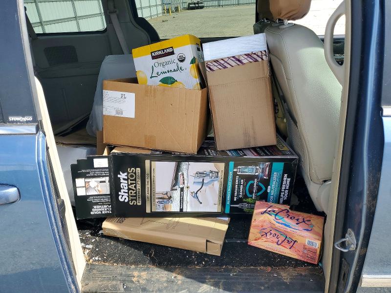 Photo 11 from auction – 2012 CHRYSLER TOWN & COUNTRY with VIN 2C4RC1BG5CR200722