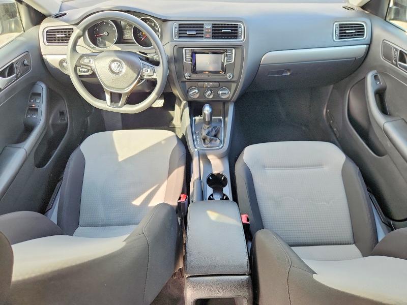 Photo 8 from auction – 2017 VOLKSWAGEN JETTA with VIN 3VW2B7AJ7HM391236