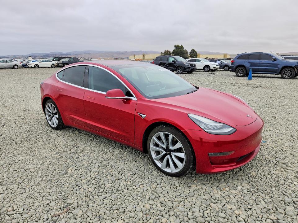 Photo 4 from auction – 2018 TESLA MODEL 3 with VIN 5YJ3E1EB5JF065749