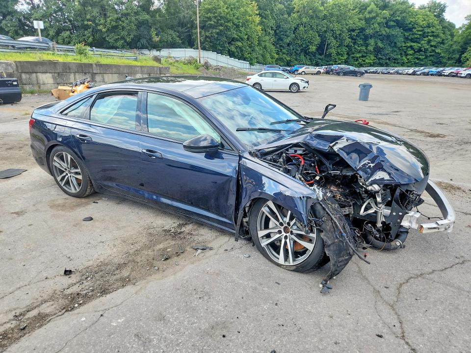 Photo 4 from auction – 2021 AUDI A6 with VIN WAUE3AF20MN047062