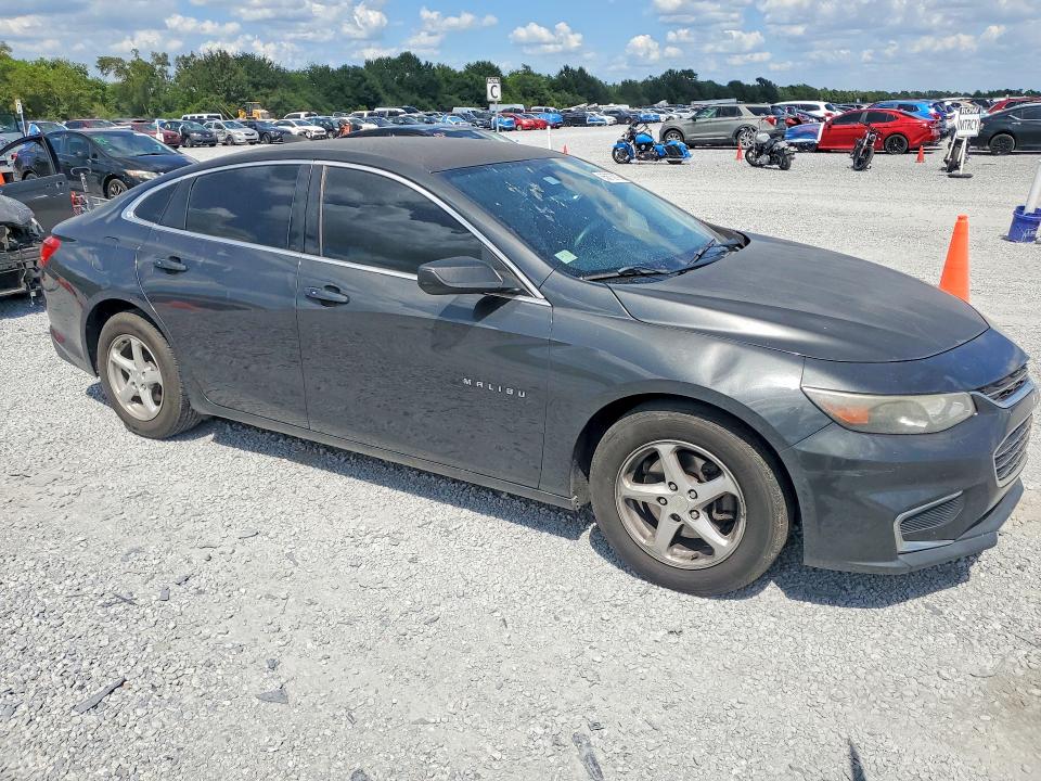 Photo 4 from auction – 2017 CHEVROLET MALIBU with VIN 1G1ZB5ST5HF165114