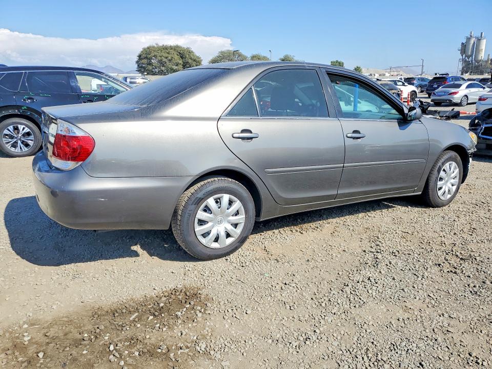 Photo 3 from auction – 2005 TOYOTA CAMRY with VIN 4T1BE32KX5U972081