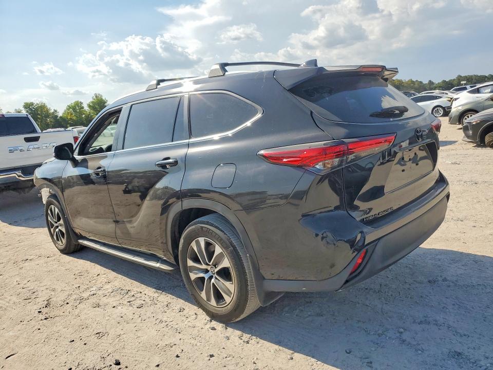 Photo 2 from auction – 2023 TOYOTA HIGHLANDER with VIN 5TDKDRAH5PS522880