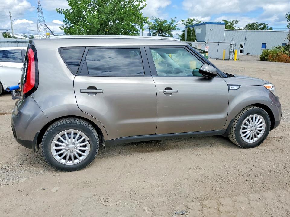 Photo 3 from auction – 2018 KIA SOUL with VIN KNDJP3A52J7614794