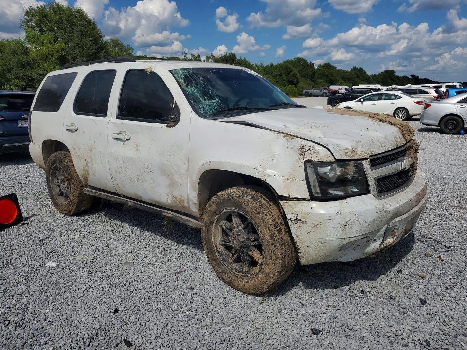 Photo 4 from auction – 2011 CHEVROLET TAHOE with VIN 1GNSCAE05BR314487