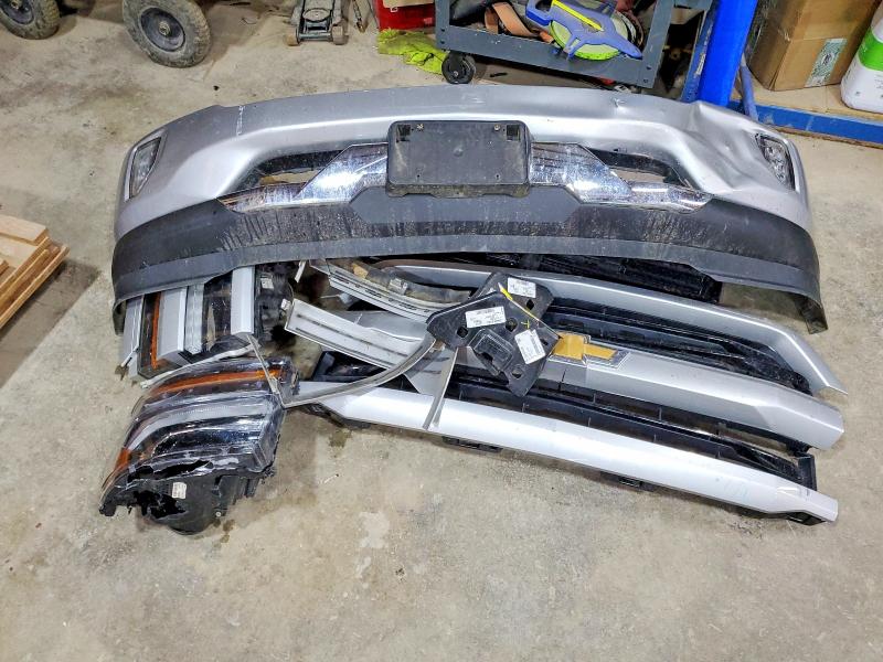 Photo 12 from auction – 2018 CHEVROLET SILVERADO with VIN 3GCUKREC2JG523942