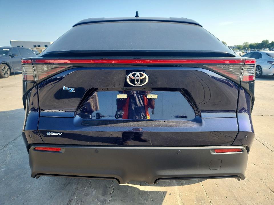 Photo 6 from auction – 2026 TOYOTA BZ with VIN JTMBFAEB3TA005523