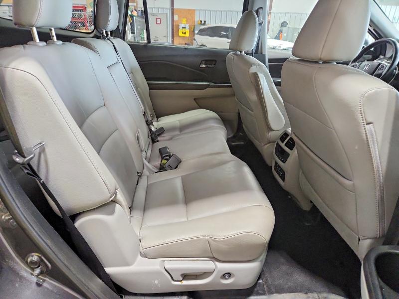 Zdjęcie 11 z aukcji – 2017 HONDA PILOT z VIN 5FNYF5H8XHB009410