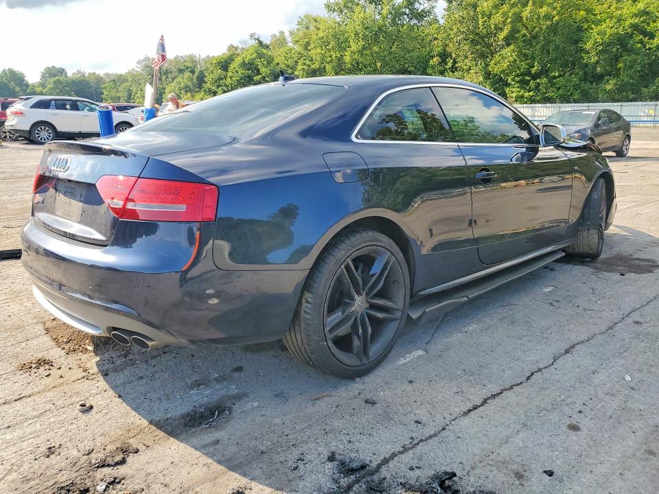 Photo 3 from auction – 2010 AUDI S5 with VIN WAUVVAFR7AA014859
