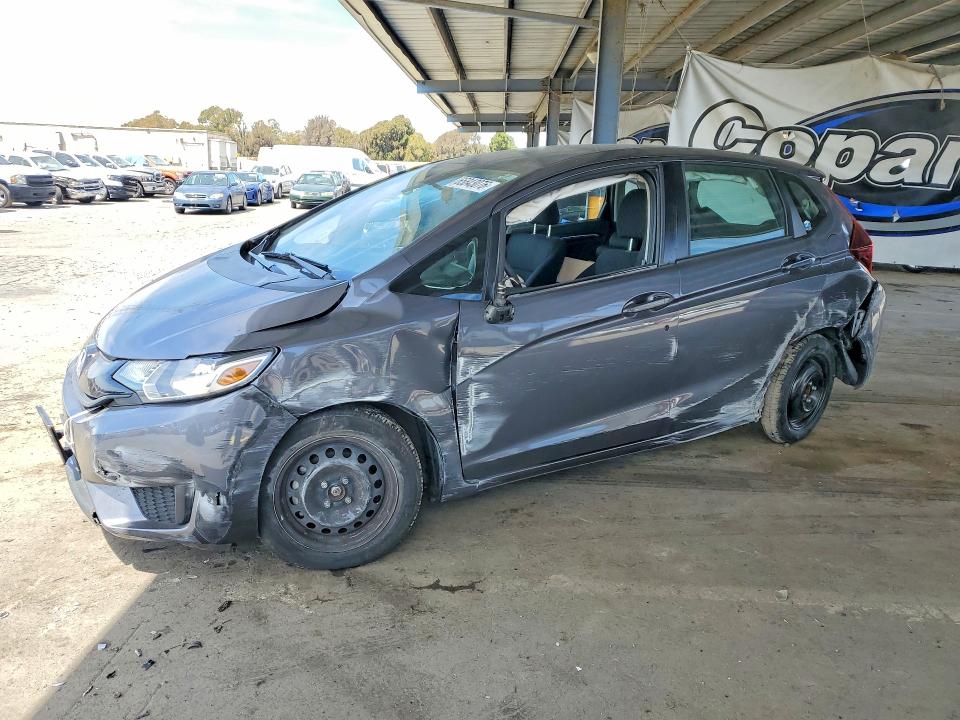 HONDA FIT 2015 with VIN 3HGGK5H57FM744238 - Photo from auction