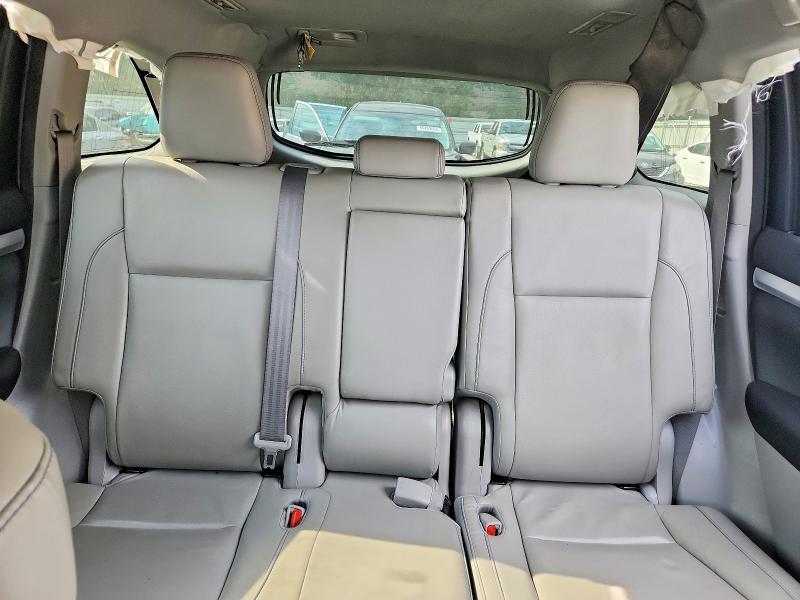 Photo 10 from auction – 2018 TOYOTA HIGHLANDER with VIN 5TDJZRFH6JS554170