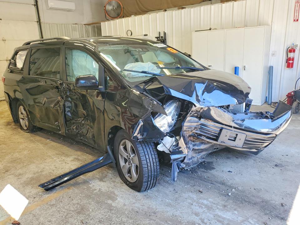 Photo 4 from auction – 2020 TOYOTA SIENNA with VIN 5TDKZ3DC5LS031296