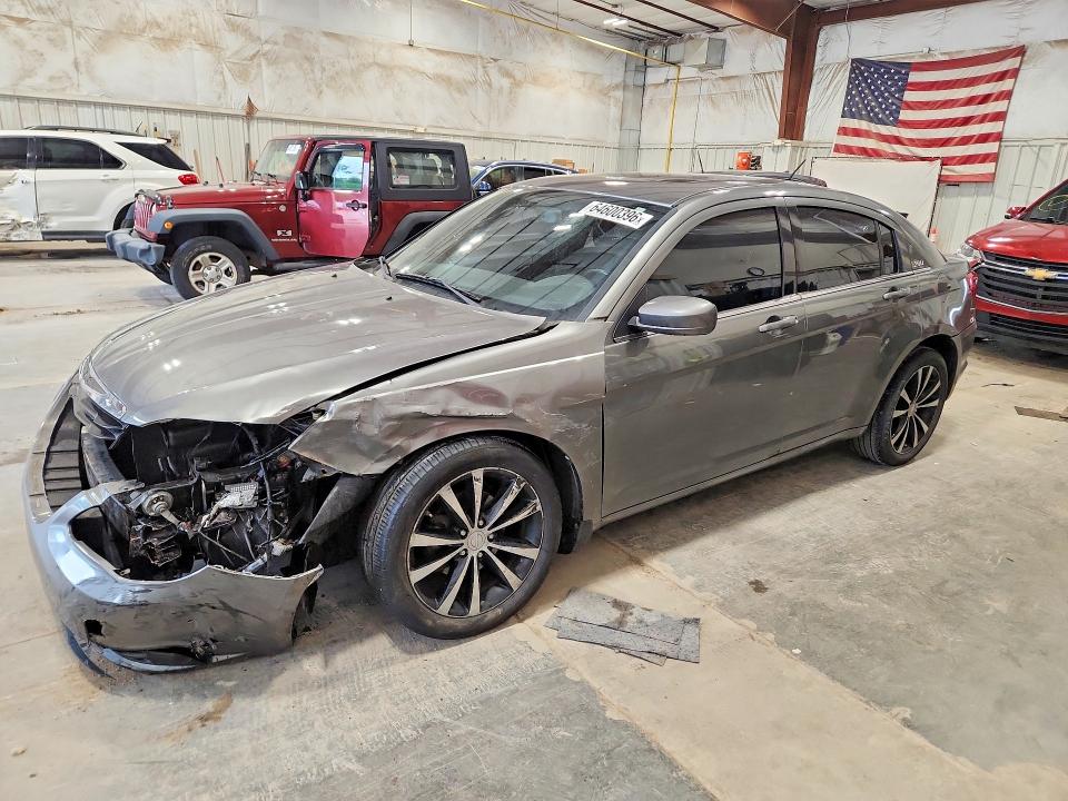 CHRYSLER 200 2013 with VIN 1C3CCBBB7DN547505 - Photo from auction