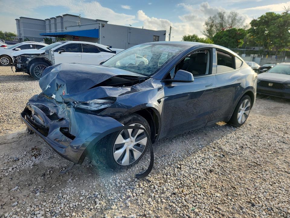 TESLA MODEL Y 2023 مع رقم تعريف المركبة 7SAYGDEE4PA087553 - صورة من المزاد
