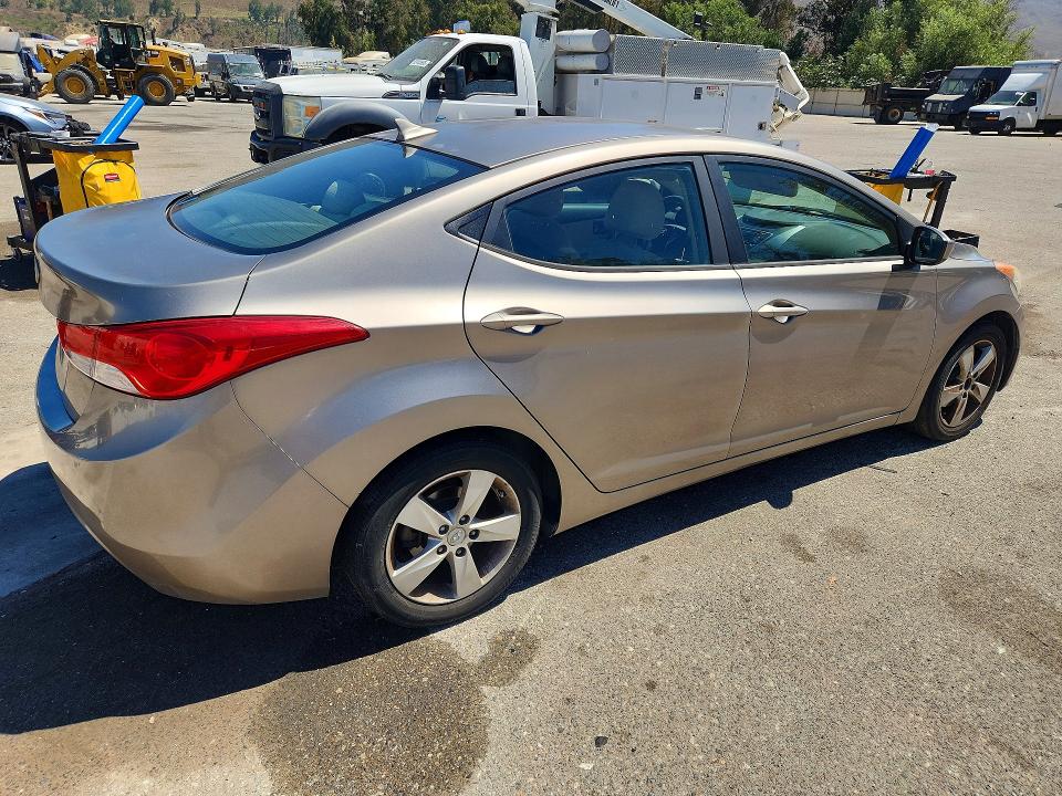 Photo 3 from auction – 2013 HYUNDAI ELANTRA with VIN 5NPDH4AE2DH377336