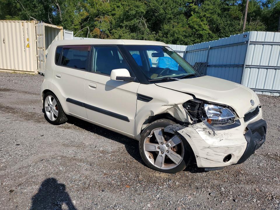 Photo 4 from auction – 2010 KIA SOUL with VIN KNDJT2A24A7137264