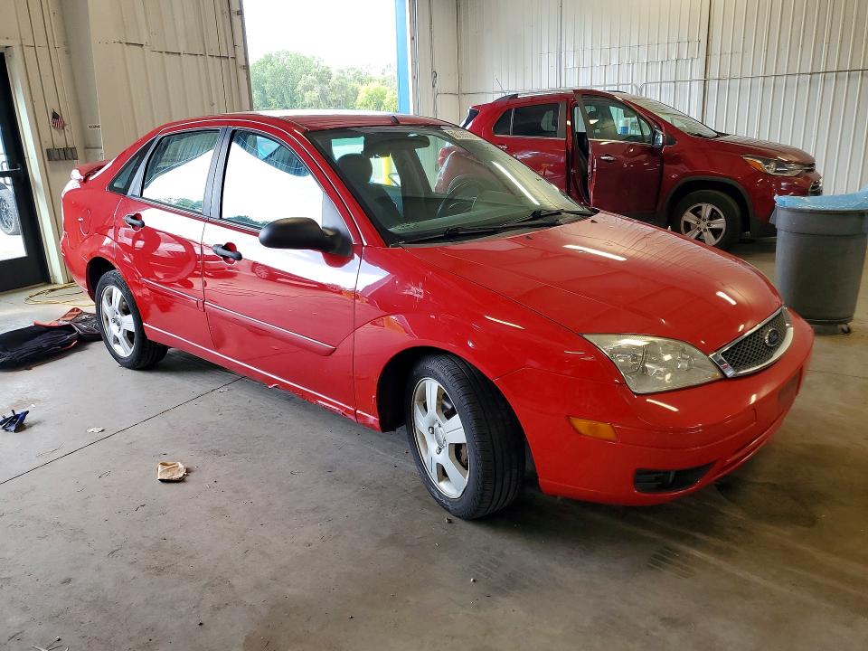 Photo 4 from auction – 2005 FORD FOCUS with VIN 1FAHP34N55W254030