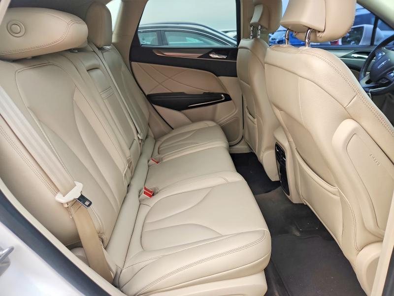 Photo 10 from auction – 2017 LINCOLN MKC with VIN 5LMCJ1C95HUL55253