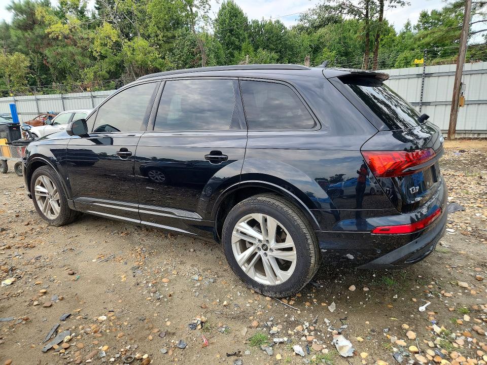 Photo 2 from auction – 2021 AUDI Q7 with VIN WA1AXAF7XMD021523