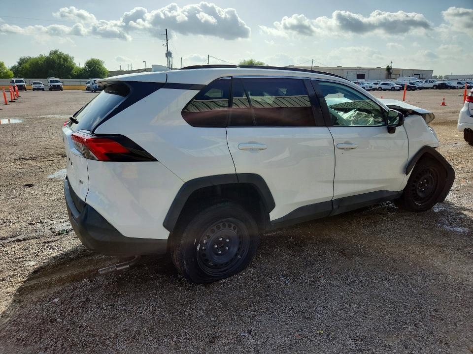 Photo 3 from auction – 2021 TOYOTA RAV4 with VIN 2T3H1RFV1MW144567
