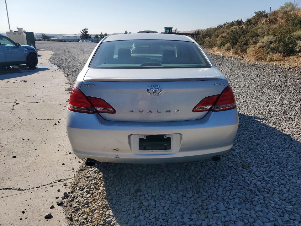 Photo 6 from auction – 2005 TOYOTA AVALON with VIN 4T1BK36B05U008205