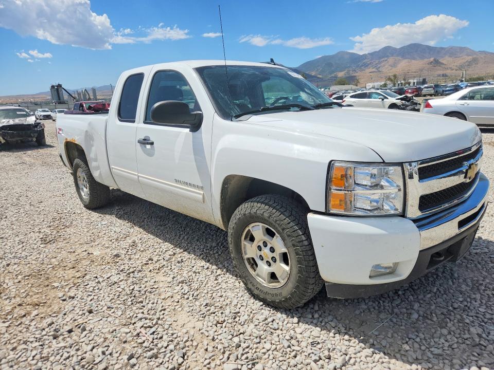 Photo 4 from auction – 2011 CHEVROLET SILVERADO with VIN 1GCRKSE3XBZ442797