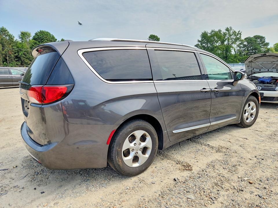 Photo 3 from auction – 2017 CHRYSLER PACIFICA with VIN 2C4RC1EG5HR757326