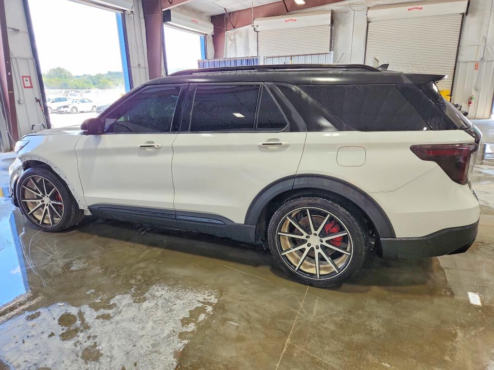 Photo 2 from auction – 2023 FORD EXPLORER with VIN 1FM5K8GC1PGB28226