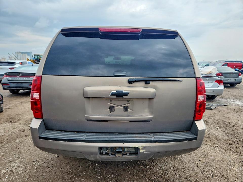 Photo 6 from auction – 2007 CHEVROLET SUBURBAN with VIN 1GNFC16097R257167