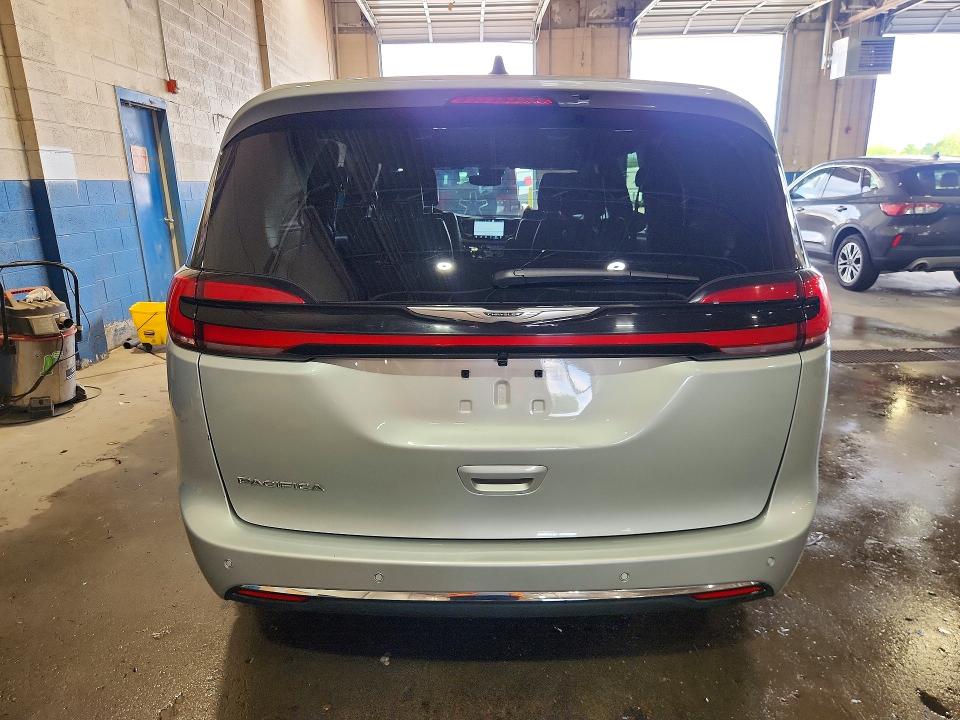Photo 6 from auction – 2026 CHRYSLER PACIFICA with VIN 2C4RC1BG7TR193594
