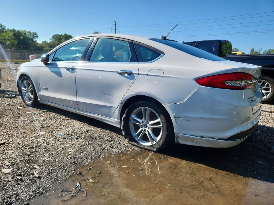 Photo 2 from auction – 2018 FORD FUSION with VIN 3FA6P0LU3JR153404