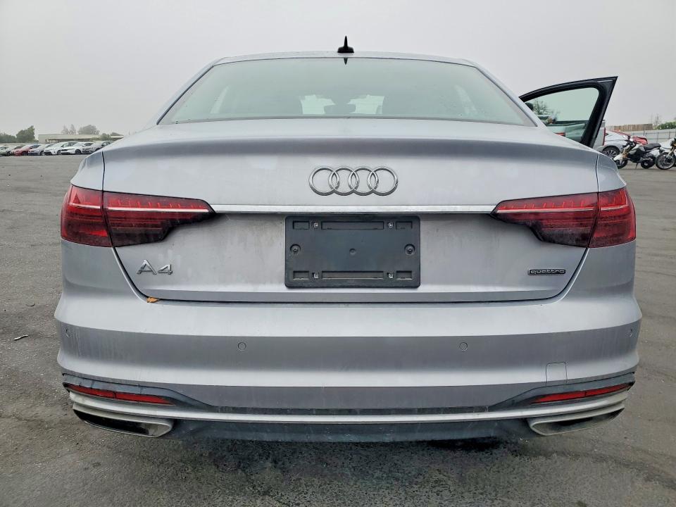 Foto 6 de la subasta – 2022 AUDI A4 con VIN WAUBBAF41NN008456