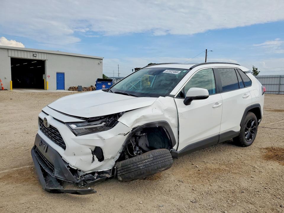 TOYOTA RAV4 2023 مع رقم تعريف المركبة 2T3P1RFV9PC336191 - صورة من المزاد