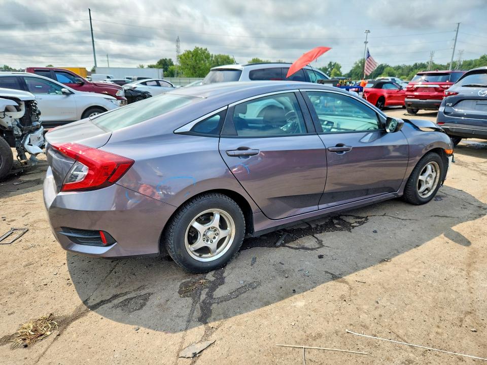 Photo 3 from auction – 2018 HONDA CIVIC with VIN 19XFC2F57JE000358