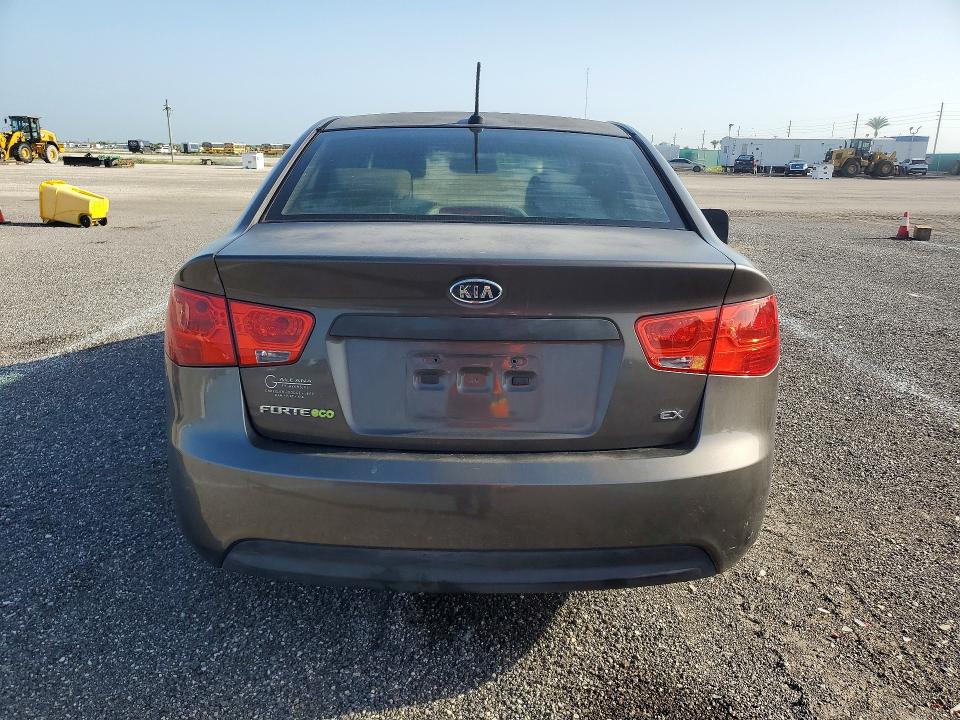 Zdjęcie 6 z aukcji – 2012 KIA FORTE z VIN KNAFU4A22C5585108