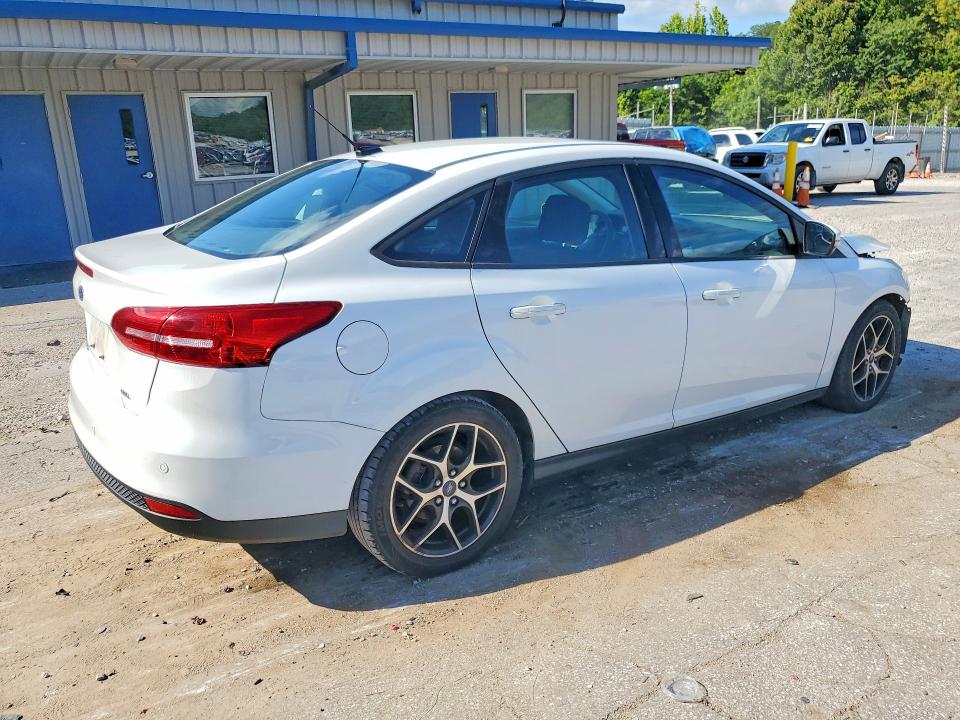 Photo 3 from auction – 2017 FORD FOCUS with VIN 1FADP3H28HL219051