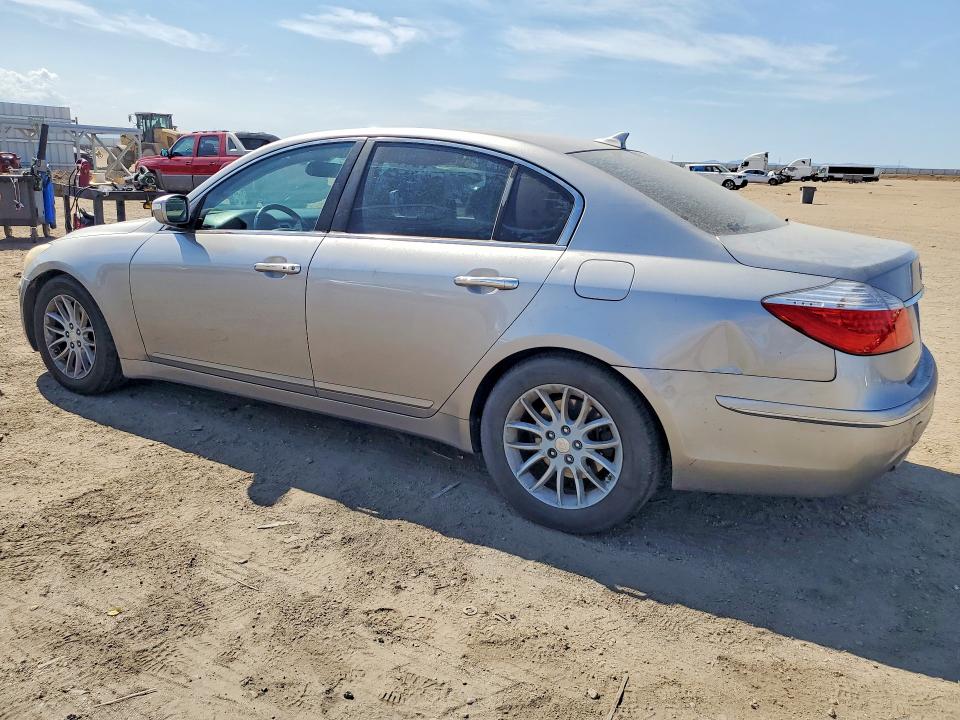 Photo 2 from auction – 2010 HYUNDAI GENESIS with VIN KMHGC4DE3AU106077