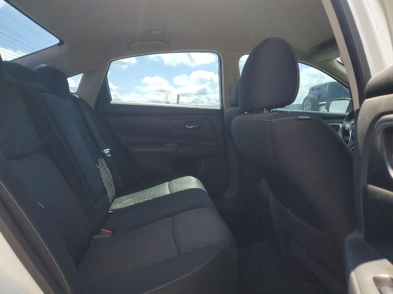 Photo 10 from auction – 2017 NISSAN ALTIMA with VIN 1N4AL3AP2HC235153