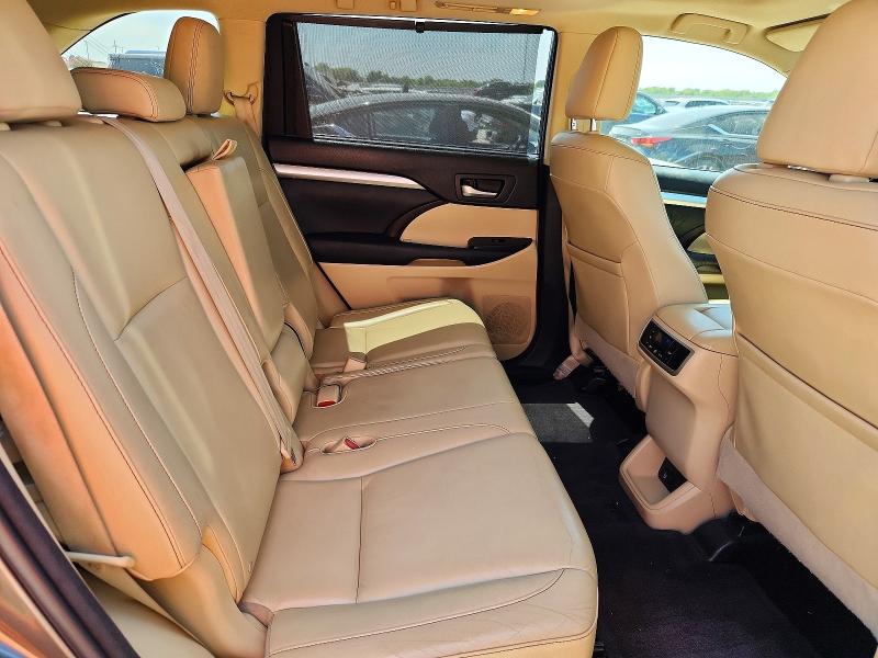 Photo 10 from auction – 2015 TOYOTA HIGHLANDER with VIN 5TDKKRFH2FS053812