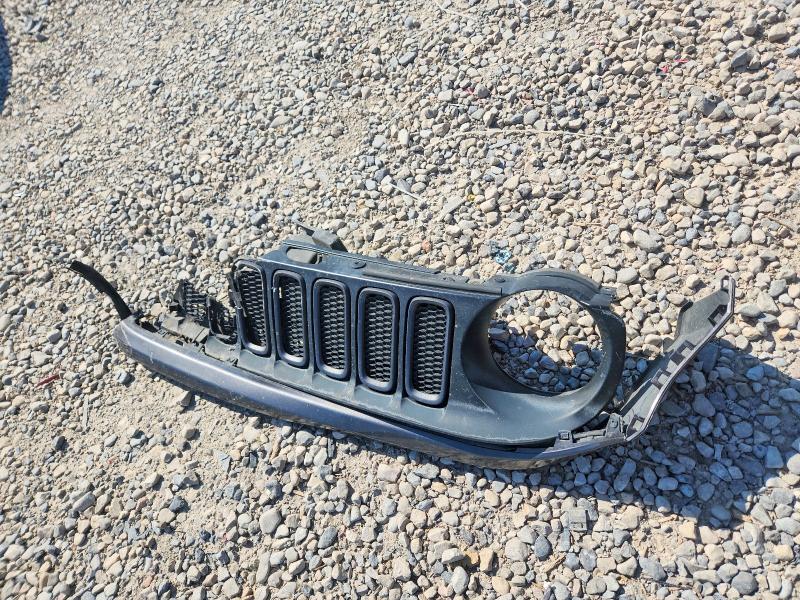 Photo 13 from auction – 2017 JEEP RENEGADE with VIN ZACCJBCB4HPF95833