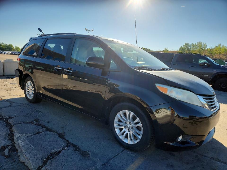 Photo 4 from auction – 2013 TOYOTA SIENNA with VIN 5TDYK3DC6DS299273