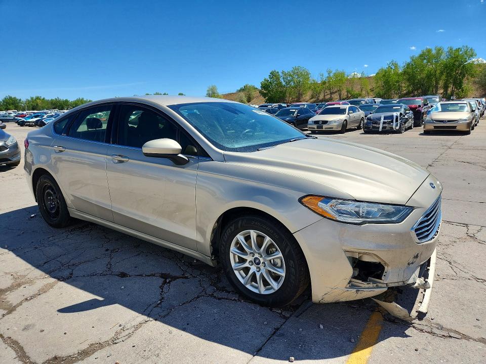 Photo 4 from auction – 2019 FORD FUSION with VIN 3FA6P0T99KR251236