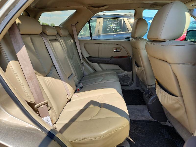 Photo 11 from auction – 2001 LEXUS RX with VIN JTJHF10U510213857