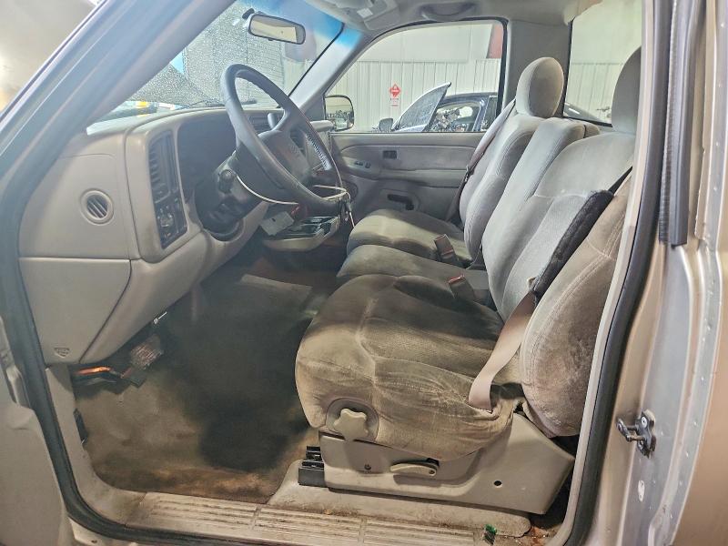 Photo 7 from auction – 2000 CHEVROLET SILVERADO with VIN 1GCEC14T1YE334737